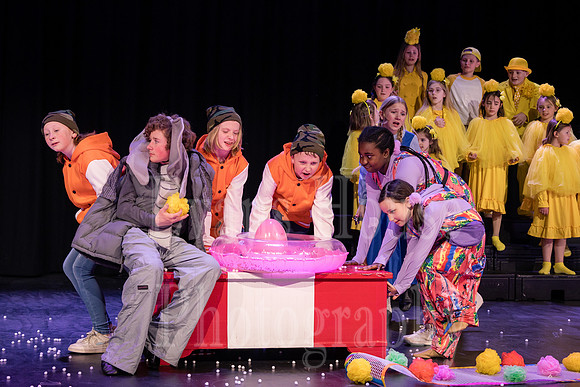 suessical-104